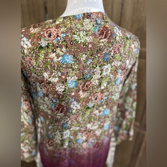 GIMMICKS by BKE Floral Fringe Kimono. - Picture 7 of 10